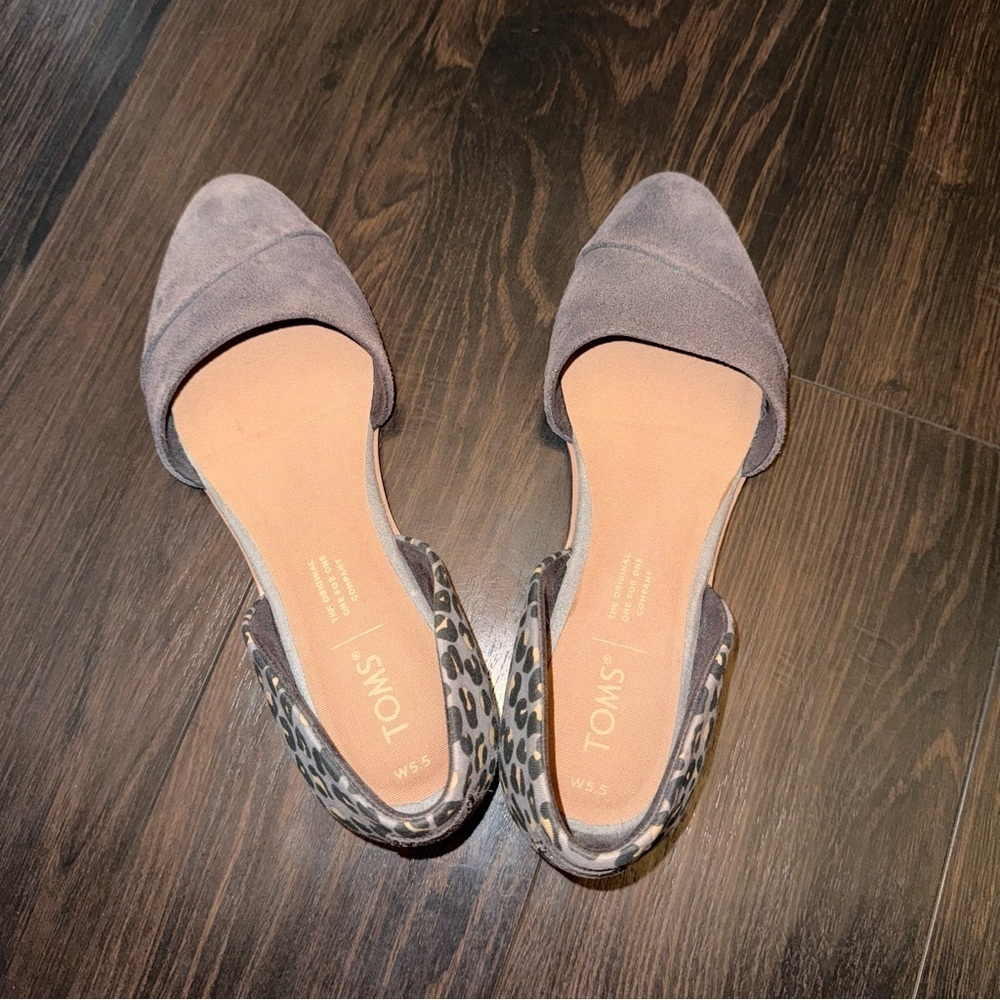 Toms Jutti D’Orsay Grey Leopard Animal Print Suede Flats - Picture 2 of 5